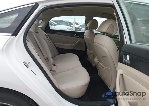 2015 Hyundai Sonata Sport z USA, uszkodzony, nr VIN 5NPE34AF8FH199057